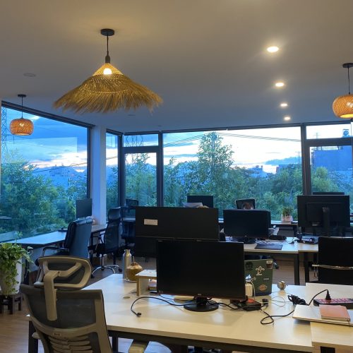 hana coworking at night